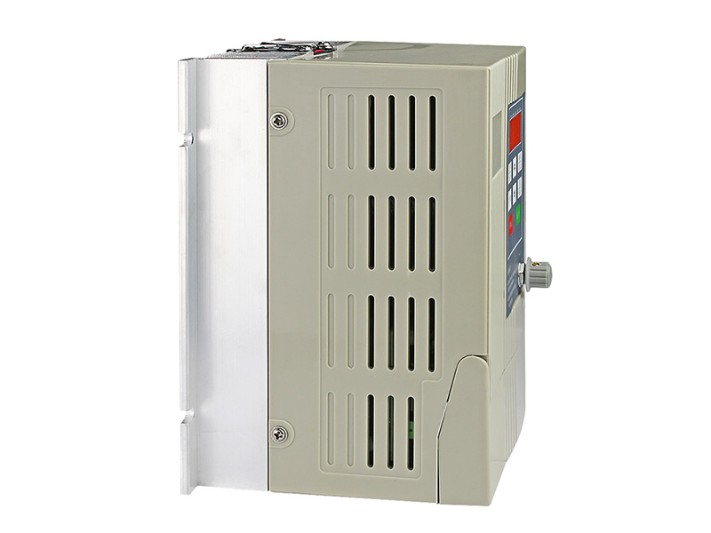 4000H通用變頻器，變頻器三相380V，變頻器廠家，電機(jī)變頻器